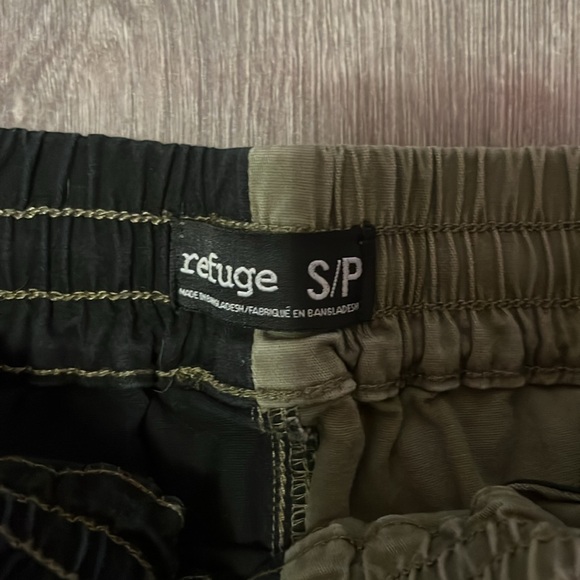 ☀️Refuge Cargo Two Tone Pants size small super & and comfortable pockets! - Picture 5 of 12